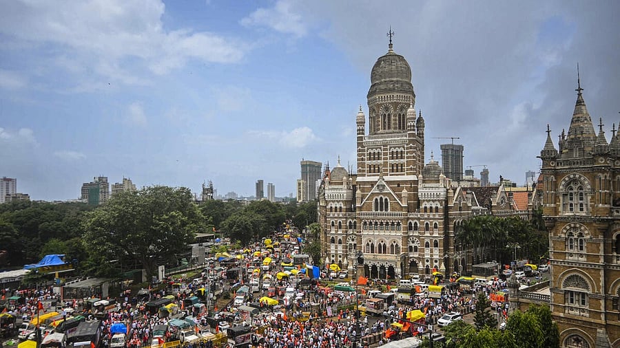 <div class="paragraphs"><p>People gather during a hunger strike by Maratha quota agitation leader Manoj Jarange.</p></div>