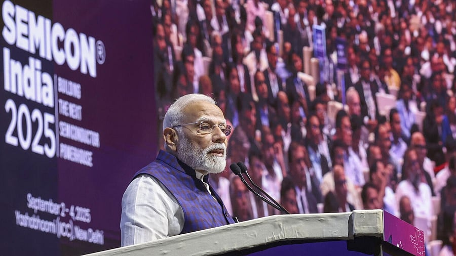 <div class="paragraphs"><p>Prime Minister Narendra Modi addresses the gathering during the inauguration of 'Semicon India 2025' at Yashobhoomi, in New Delhi.</p></div>