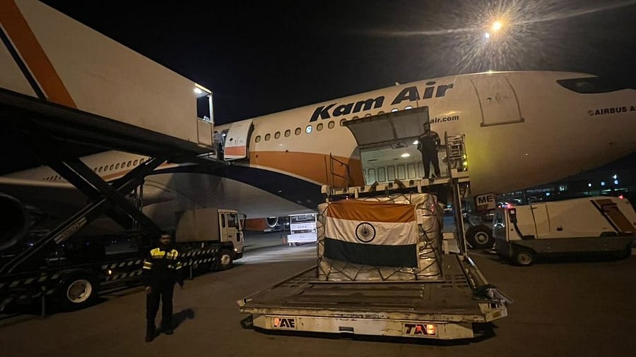 <div class="paragraphs"><p>India delivered 21 tonnes of relief materials to Afghanistan</p></div>