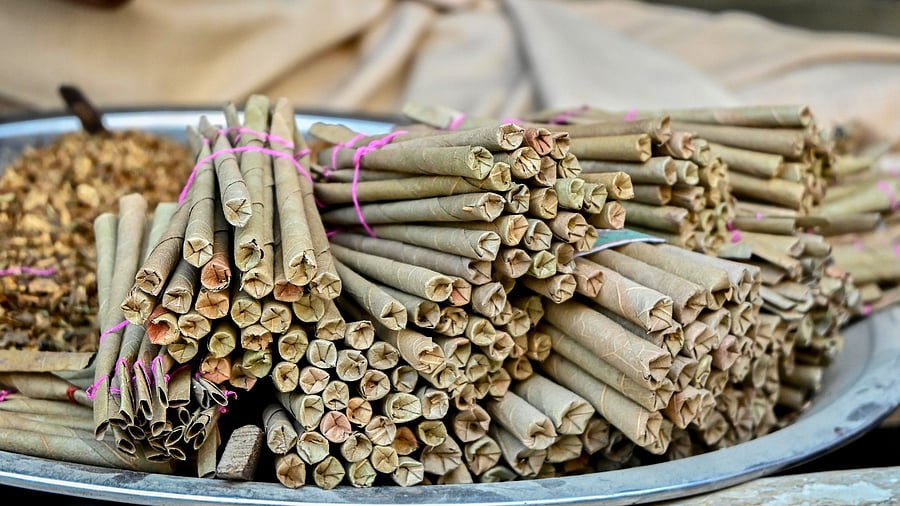 <div class="paragraphs"><p>Representative Image of bidi.</p></div>