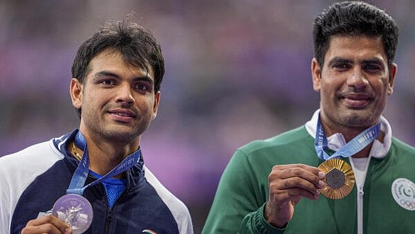 <div class="paragraphs"><p>Gold medalist Pakistan’s Arshad Nadeem (R) and Silver medalist India’s Neeraj Chopra (L).</p></div>