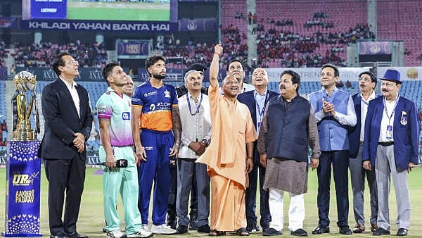 <div class="paragraphs"><p>Yogi Adityanath flags off final cricket match of UP Premier T20 League.</p></div>