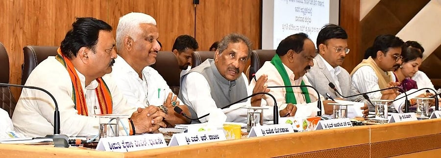 <div class="paragraphs"><p>Energy Minister K J George chairs the progress review meeting of Hescom in Dharwad on Tuesday. MLAs Mahesh Tenginkai, N H Konraddi and others are seen. </p></div>