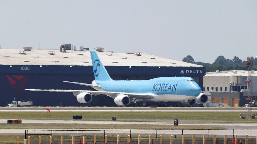 <div class="paragraphs"><p>A South Korean chartered plane that is scheduled to bring back workers detained in a US immigration raid last week on a car battery plant, sits at Hartsfield-Jackson Atlanta International Airport in Atlanta, Georgia, US.</p></div>