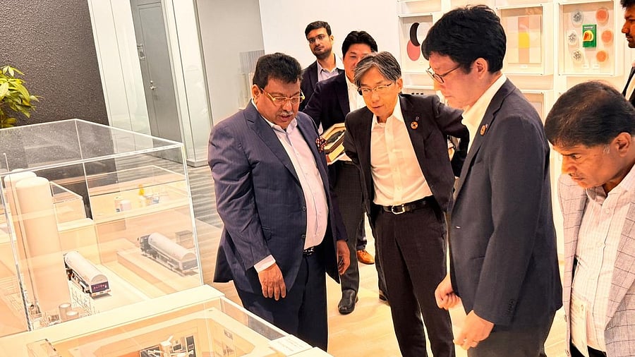 <div class="paragraphs"><p>Karnataka minister MB Patil with senior leaders of Air Water to discuss their India investment plans. </p></div>