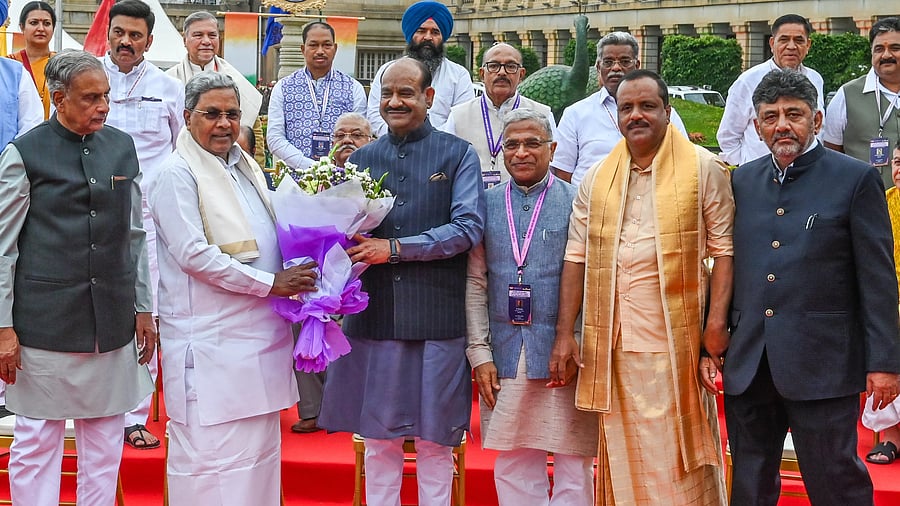 <div class="paragraphs"><p>Karnataka Chief Minister Siddaramaiah welcomes Lok Sabha Speaker Om Birla for the Commonwealth Parliamentary Association (CPA) conference at Vidhana Soudha in Bengaluru on Thursday. </p></div>