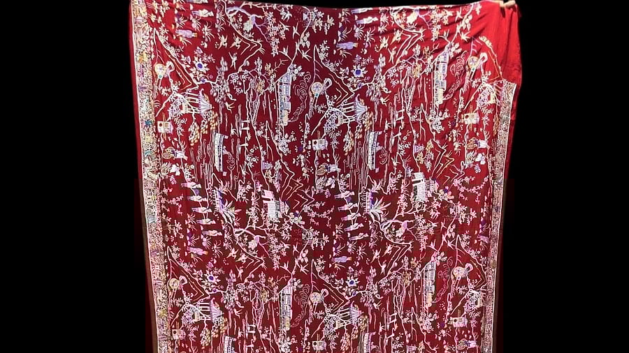 <div class="paragraphs"><p>An antique Parsi Gara. </p></div>