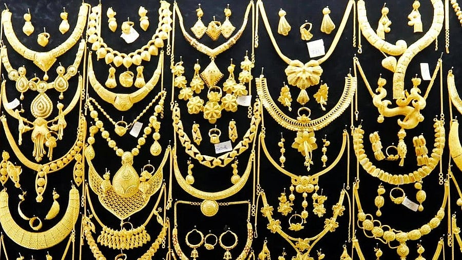 <div class="paragraphs"><p>Gold (Image for representation)</p></div>