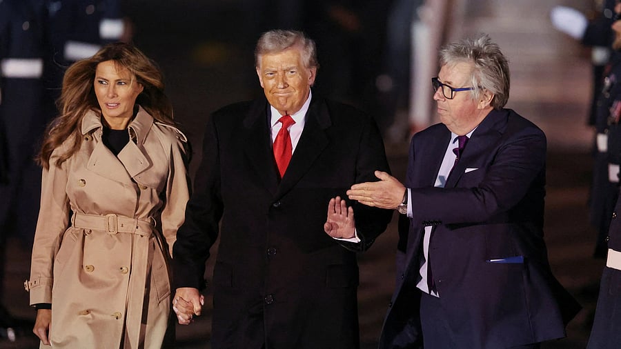 <div class="paragraphs"><p>U.S. President Donald Trump and first lady Melania Trump are greeted by Viscount Henry Hood.</p></div>