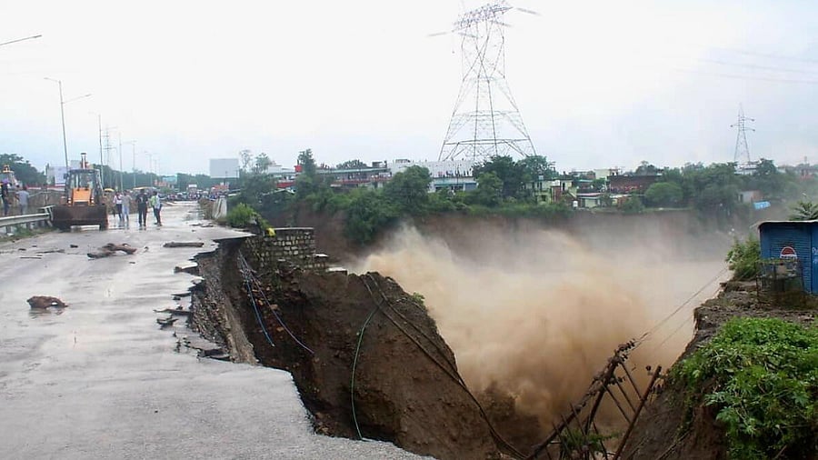 <div class="paragraphs"><p>A bridge gets washed away following heavy rains, near Fun Valley and Uttarakhand Dental College on the Dehradun - Haridwar National Highway, Tuesday, Sept. 16, 2025.</p></div>