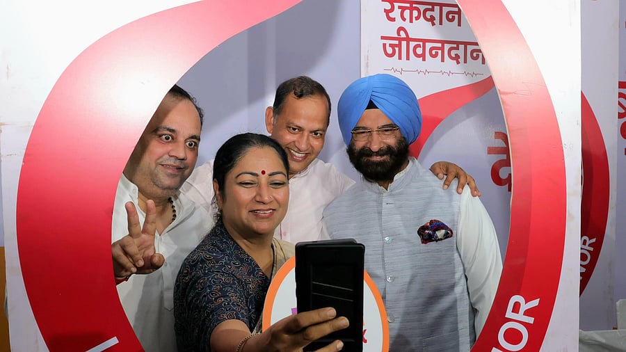 <div class="paragraphs"><p>Delhi CM Rekha Gupta posted a photo on X along with other ministers from the blood donation camp marking PM Modi's birthday.</p></div>