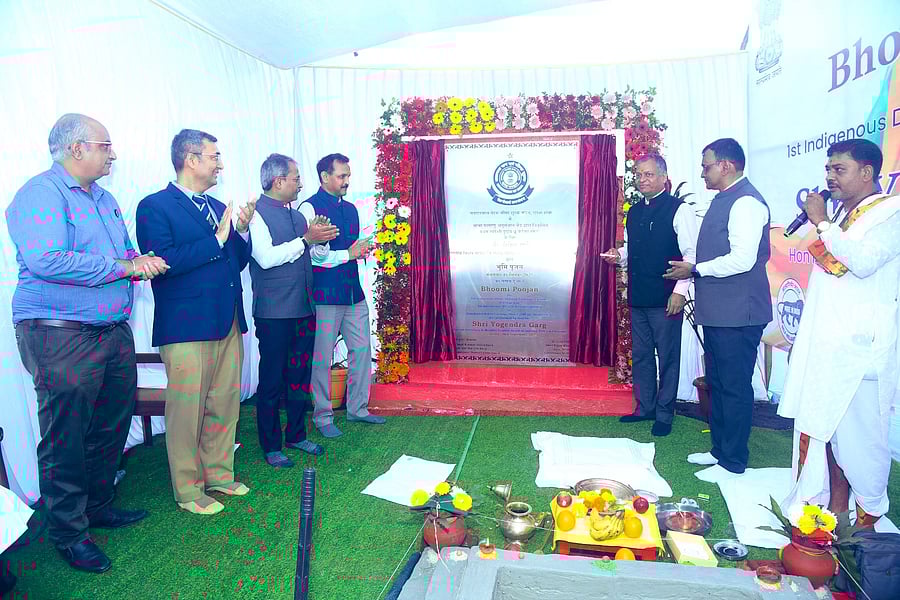<div class="paragraphs"><p>Yogendra Garg, Spl. Secy &amp; Member CBIC, conducted bhoomi poojan for commencement of construction of India’s 1st Indigenously Developed Drive-Through Cargo Scanner (ICS) at JN Customs House, Nhava Sheva.</p></div>