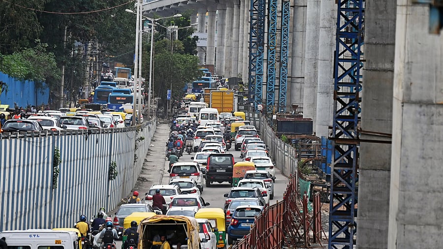 <div class="paragraphs"><p>A jammed stretch along the ORR. </p></div>