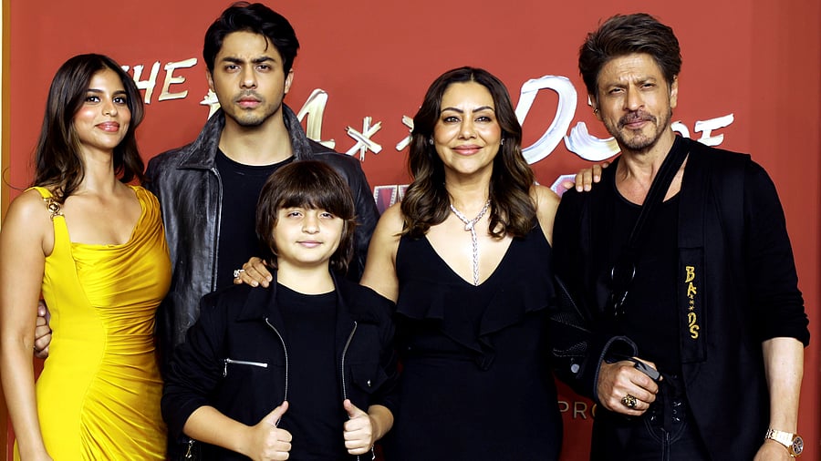 <div class="paragraphs"><p>The SRK family.</p></div>