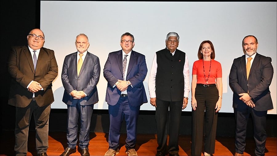 <div class="paragraphs"><p>During the visit of a high-level Cyprus government and business delegation, the World Trade Center (WTC) Mumbai and All India Association of Industries (AIAI), WTC Mumbai signed Memorandums of Understanding (MoUs) with Invest Cyprus and WTC Cyprus to foster bilateral trade and investmen.</p></div>