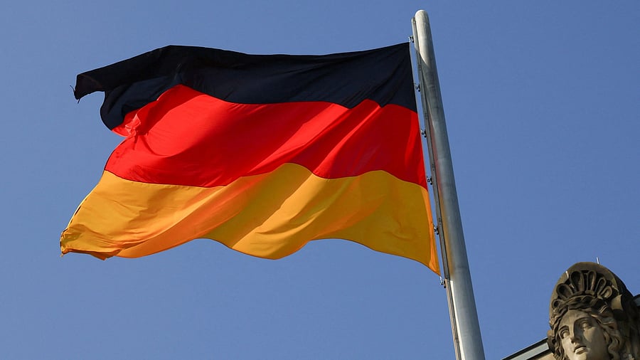 <div class="paragraphs"><p>National flag of Germany.</p></div>