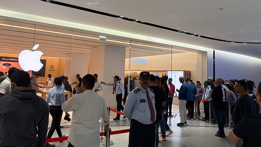 <div class="paragraphs"><p>Apple fans line up at Apple Hebbal Store to get their hands on new iPhone Air, iPhone 17 Pro, iPhone 17, AirPods Pro 3, Apple Watch Ultra 3, Watch Series 11 and Watch SE 3.</p></div>