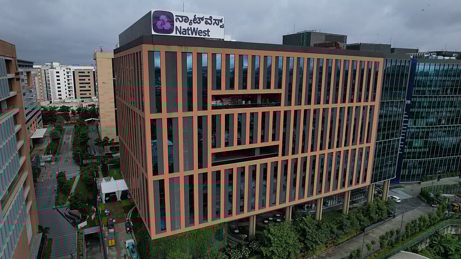 <div class="paragraphs"><p>The new office spans over 370,000 square feet across 11 floors</p></div>