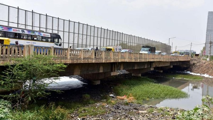 <div class="paragraphs"><p>Varthur bridge.</p></div>