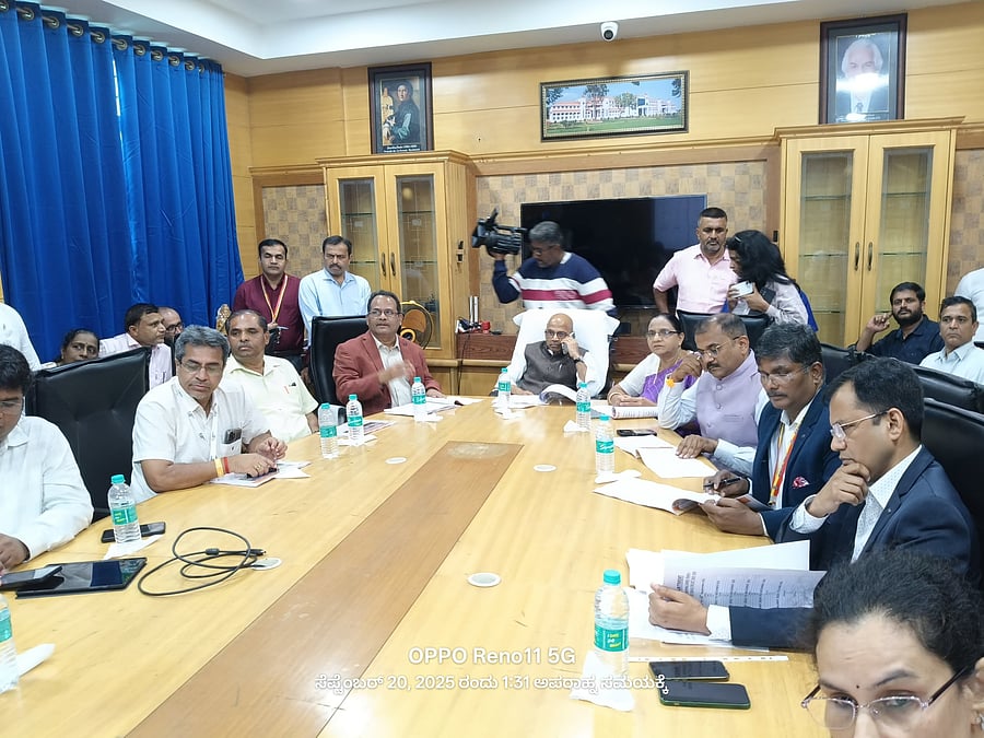 <div class="paragraphs"><p>Medical Education Minister Sharan Prakash Patil chairs a meeting on the premises of SIMS in Shivamogga on Saturday. </p></div>