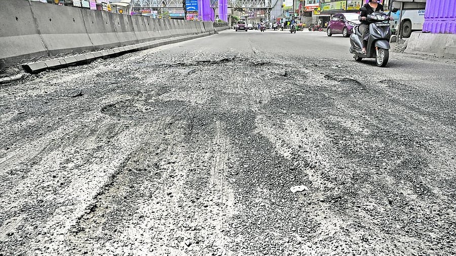 <div class="paragraphs"><p>A stretch of Mysuru Road near the busy Nayandahalli flyover in Bengaluru is in bad condition.</p></div>
