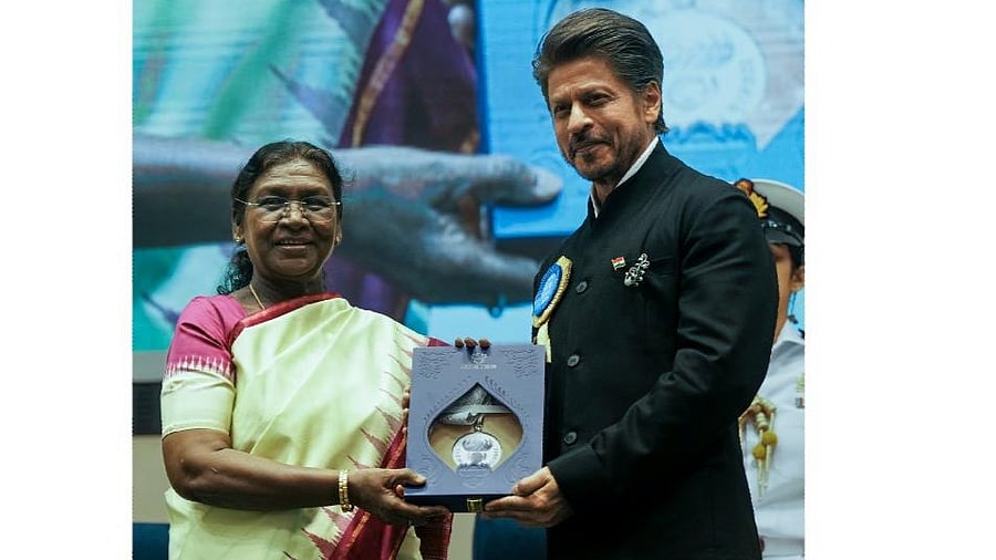 <div class="paragraphs"><p>Shah Rukh Khan.</p></div>