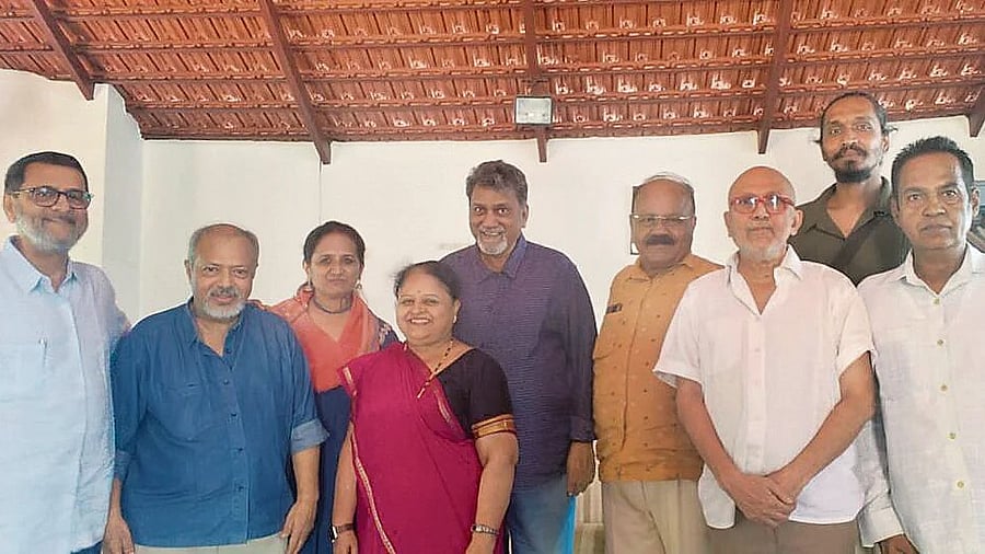 Vivek Shanbhag, Sunil Shanbhag, Deepa Ganesh, Madhuri Kulkarni, Suresh Anagalli, D S Chougule, Rajiv Nayak, Vishala Mahale, and Ashok Chikkaparappa at a mentorship programme for ‘Bahuvachana Tamasha Fellowship for Translation’.