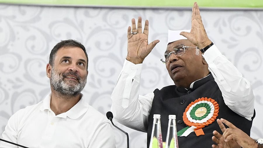 <div class="paragraphs"><p>Rahul Gandhi (left) with party chief Mallikarjun Kharge at the CWC meet in Patna.&nbsp;&nbsp;</p></div>