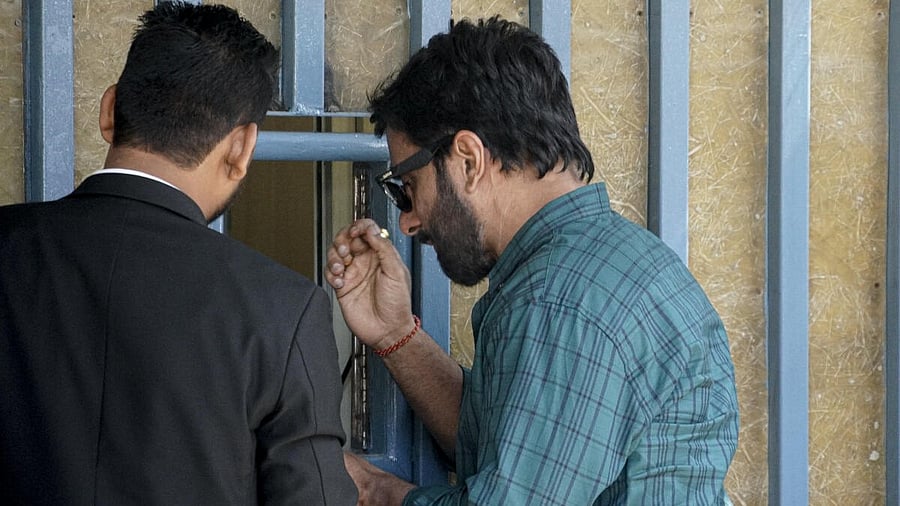 <div class="paragraphs"><p>Actor Sonu Sood upon his arrival to appear before the Enforcement Directorate (ED) for questioning in a money-laundering case linked to an online betting app named 1xBet, in New Delhi.</p></div>