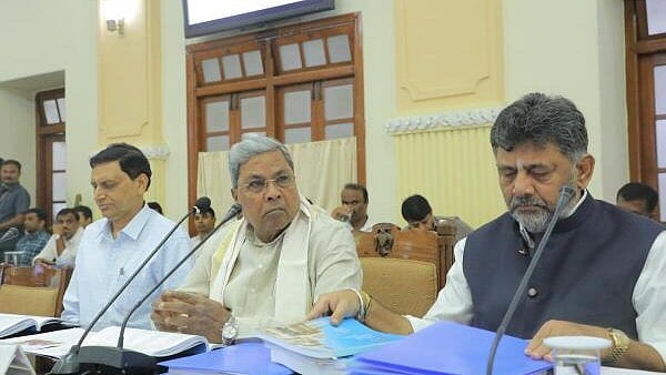 <div class="paragraphs"><p>Karnataka CM, deputy CM with state officials. (Representative image)</p></div>