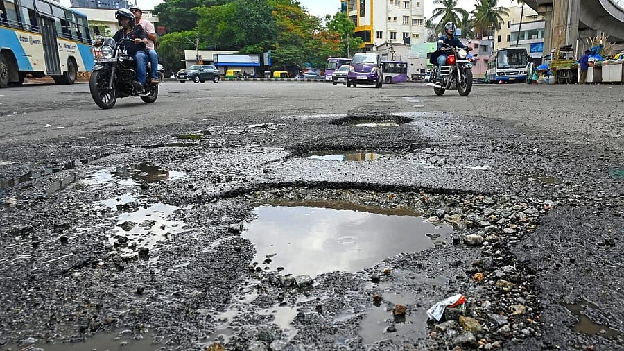 <div class="paragraphs"><p>Deputy Chief Minister D K Shivakumar has said Rs 750 crore has been released to fill potholes in Bengaluru.</p></div>