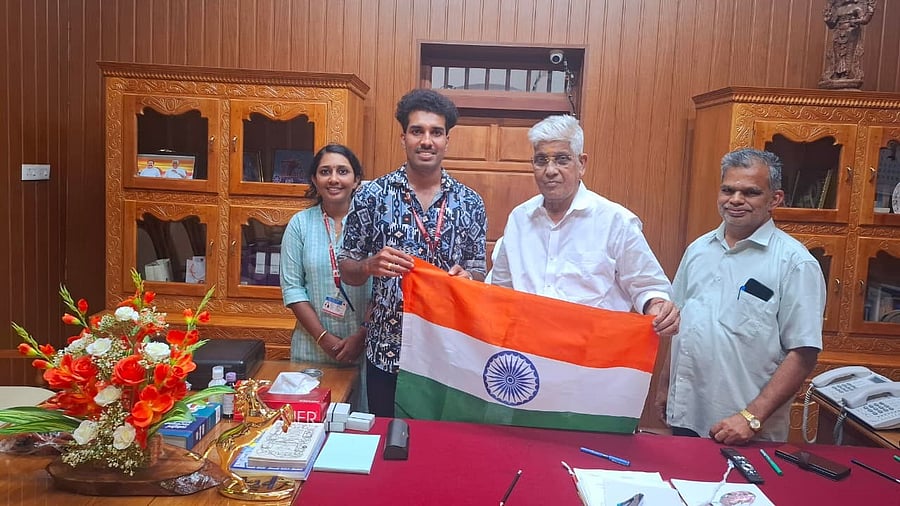 <div class="paragraphs"><p>NSS general secretary G Sukumaran Nair (second right).</p></div>