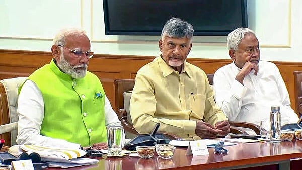 <div class="paragraphs"><p>Prime Minister Narendra Modi, TDP chief N Chandrababu Naidu and Bihar CM Nitish Kumar (L-R).</p></div>