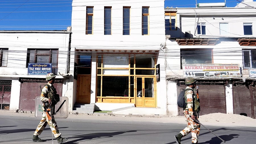 <div class="paragraphs"><p>Security personnel patrol a street amid a curfew, in Leh, Ladakh.</p></div>