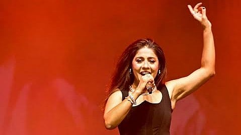 <div class="paragraphs"><p>Sunidhi Chauhan performs at Yuva Dasara.   </p></div>