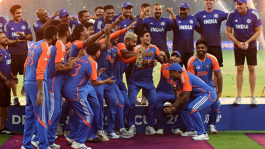 <div class="paragraphs"><p>India players celebrate winning the Asia Cup during the presentation ceremony.</p></div>