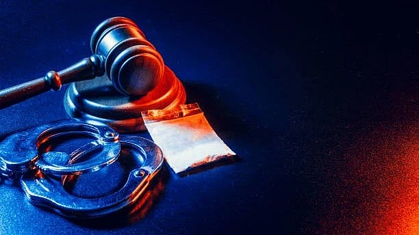 <div class="paragraphs"><p>A cross-border arms and narcotics smuggling network was busted in Amritsar with the arrest of five people.</p></div>