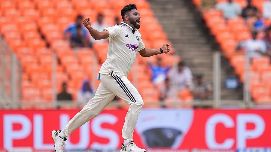 <div class="paragraphs"><p>Mohammed Siraj harried the batters with his pace. </p></div>