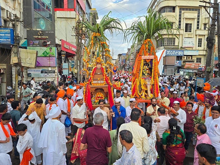 <div class="paragraphs"><p>Palanquin procession of deities from various temples being carried out on the occasion of Vijaya Dashami in Belagavi on Thursday. </p></div>