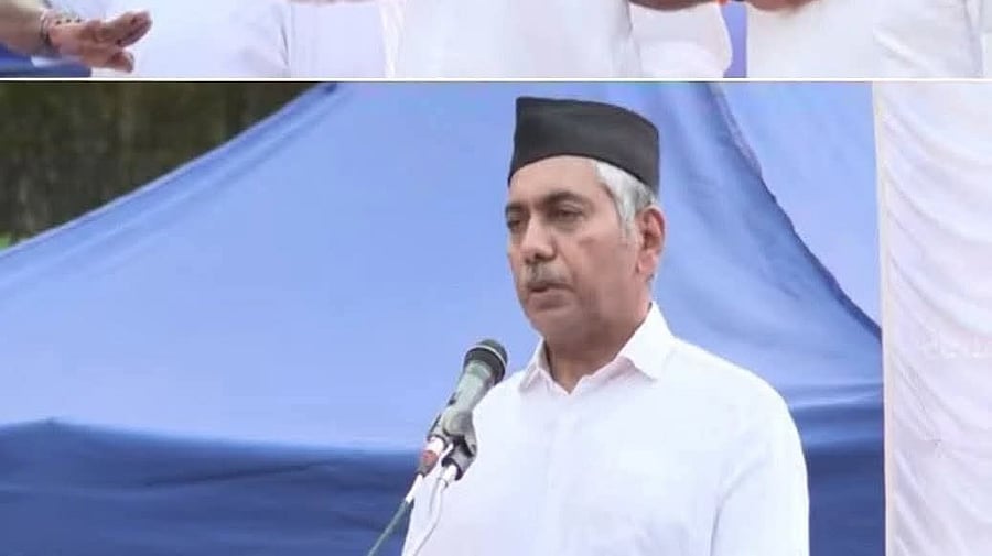 <div class="paragraphs"><p>Jacob Thomas spotted in an RSS attire.&nbsp;</p></div>