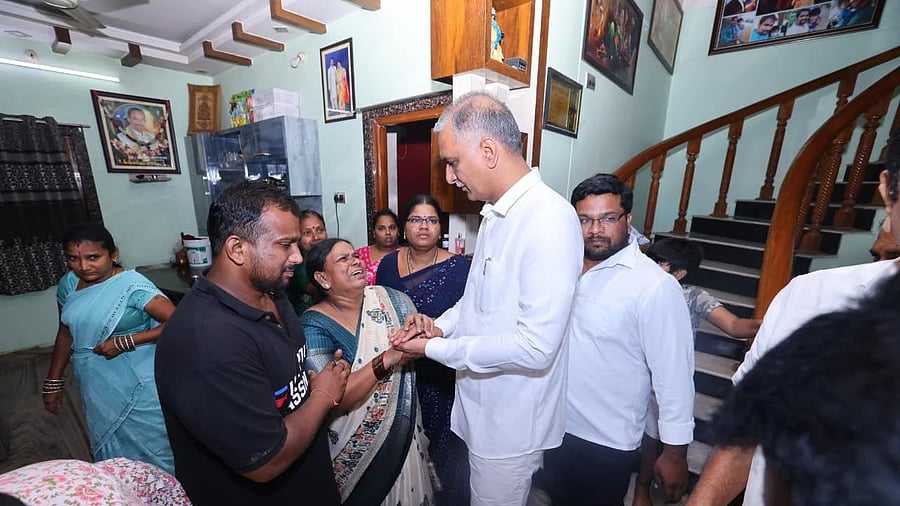 <div class="paragraphs"><p>Hyderabad student dies in US shooting; MLA Harish Rao seeks repatriation of body</p></div>
