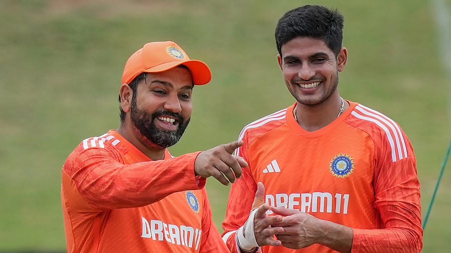 <div class="paragraphs"><p>Rohit Sharma and Shubman Gill</p></div>