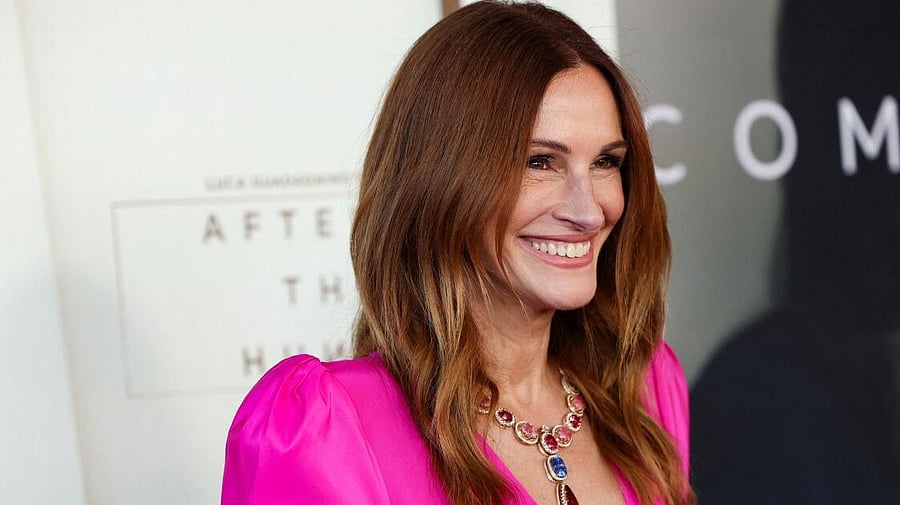 <div class="paragraphs"><p>Actress Julia Roberts attends a special screening for the film "After the Hunt" in Los Angeles, California, U.S.</p></div>