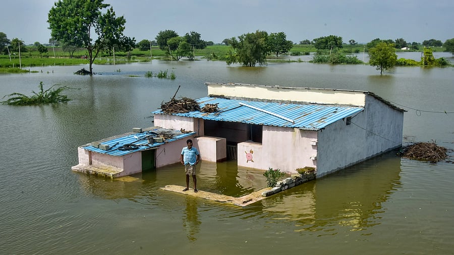 <div class="paragraphs"><p>A house is marooned due to floods in River Bhima at&nbsp;Mandarawada village in Jewargi taluk of Kalaburagi district. </p></div>