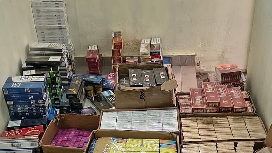 <div class="paragraphs"><p>Items seized by Mangaluru police</p></div>