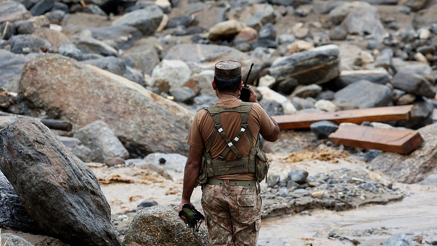 <div class="paragraphs"><p>A Pakistani soldier</p></div>