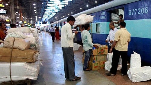 <div class="paragraphs"><p>Attention Bihar passengers! Six special trains cancelled due to work at Papatapalli–Dornakal bypass stations</p></div>