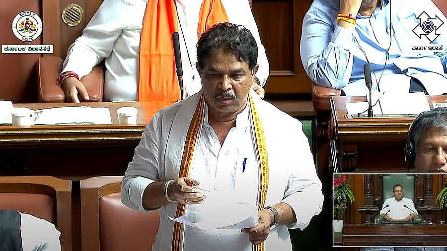 <div class="paragraphs"><p>BJP leader R Ashoka at Vidhana Soudha.<br></p></div>