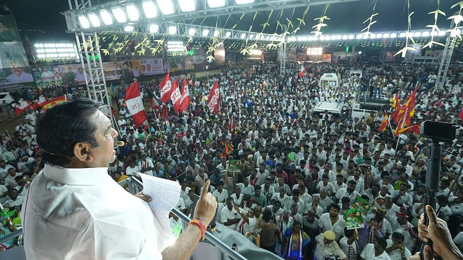 <div class="paragraphs"><p>EPS&nbsp;speaks at Namakkal rally where TVK flags can be seen.&nbsp;</p></div>