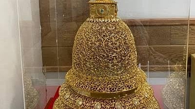 <div class="paragraphs"><p>Sacred Buddhist relic.&nbsp;</p></div>